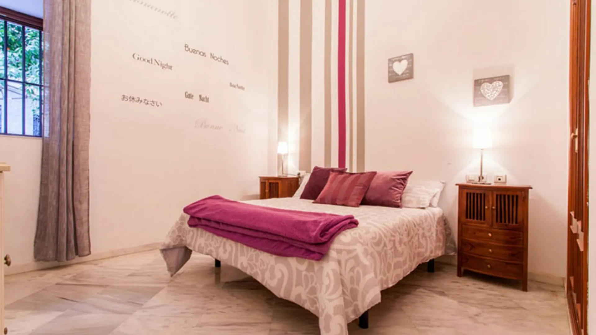 Deluxe Apartment Galindo contacts